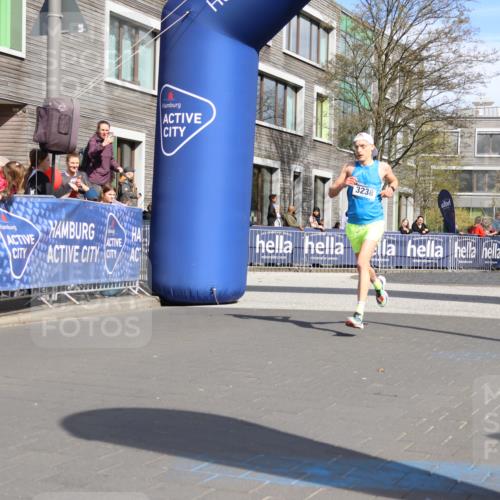 07.04.2024 - 43. Internationalen Wilhelmsburger Insellauf Strokosch-Dieckow http://msf.ph/oto/6050521 07.04.2024 11:17:12 Ziel 3238 meine-sportfotos.de
