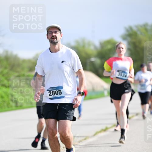 07.04.2024 - 43. Internationalen Wilhelmsburger Insellauf Dr. Thomas Lammeyer http://msf.ph/oto/6050522 07.04.2024 11:18:26 Laufen 2805, 3524 meine-sportfotos.de