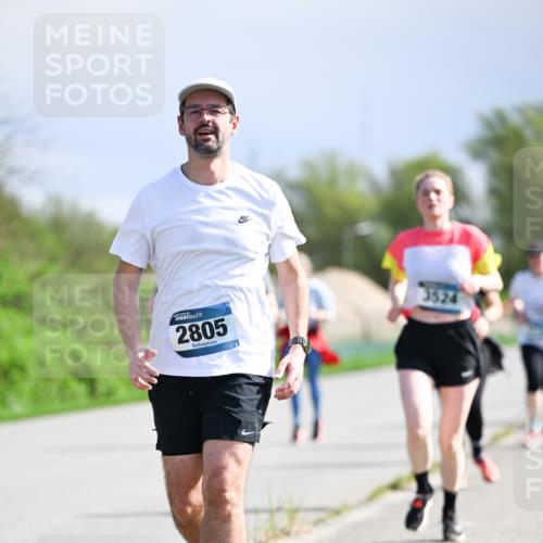 07.04.2024 - 43. Internationalen Wilhelmsburger Insellauf Dr. Thomas Lammeyer http://msf.ph/oto/6050524 07.04.2024 11:18:26 Laufen 2805, 3524 meine-sportfotos.de