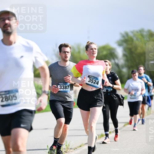 07.04.2024 - 43. Internationalen Wilhelmsburger Insellauf Dr. Thomas Lammeyer http://msf.ph/oto/6050526 07.04.2024 11:18:27 Laufen 2805, 3387, 3524 meine-sportfotos.de