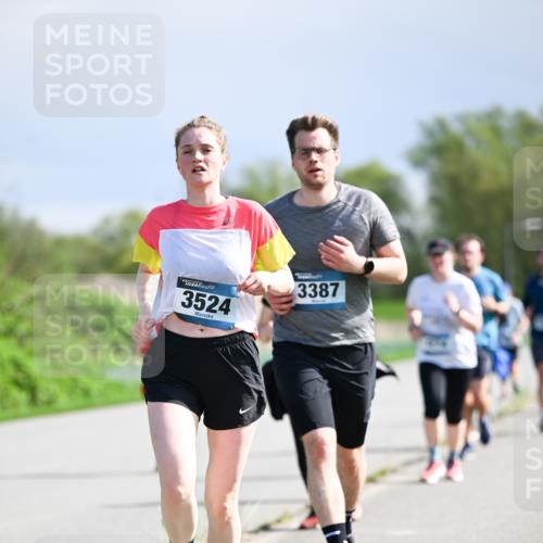 07.04.2024 - 43. Internationalen Wilhelmsburger Insellauf Dr. Thomas Lammeyer http://msf.ph/oto/6050532 07.04.2024 11:18:28 Laufen 43, 3524, 3387 meine-sportfotos.de