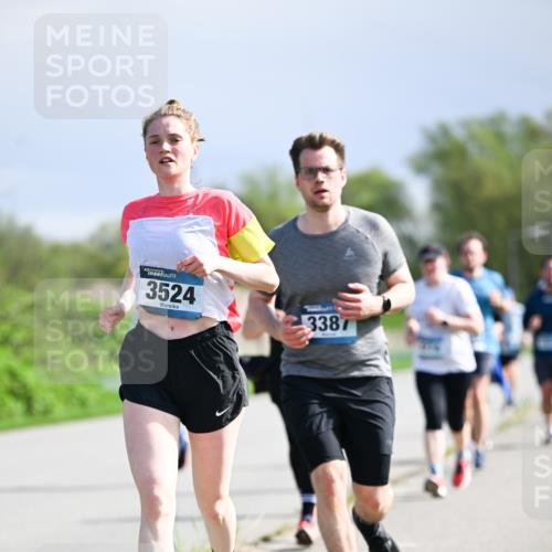 07.04.2024 - 43. Internationalen Wilhelmsburger Insellauf Dr. Thomas Lammeyer http://msf.ph/oto/6050533 07.04.2024 11:18:28 Laufen 3524, 3387 meine-sportfotos.de