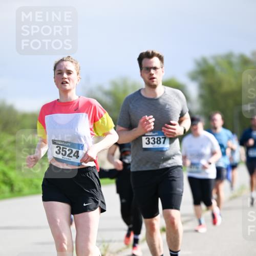 07.04.2024 - 43. Internationalen Wilhelmsburger Insellauf Dr. Thomas Lammeyer http://msf.ph/oto/6050534 07.04.2024 11:18:28 Laufen 43, 3524, 3387 meine-sportfotos.de