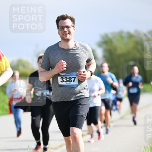 07.04.2024 - 43. Internationalen Wilhelmsburger Insellauf Dr. Thomas Lammeyer http://msf.ph/oto/6050538 07.04.2024 11:18:29 Laufen 43, 3387 meine-sportfotos.de