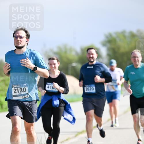07.04.2024 - 43. Internationalen Wilhelmsburger Insellauf Dr. Thomas Lammeyer http://msf.ph/oto/6050561 07.04.2024 11:18:33 Laufen 2120, 2120, 4165, 2620 meine-sportfotos.de