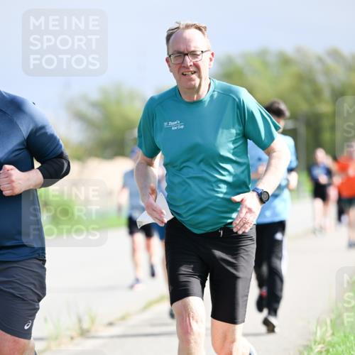 07.04.2024 - 43. Internationalen Wilhelmsburger Insellauf Dr. Thomas Lammeyer http://msf.ph/oto/6050571 07.04.2024 11:18:35 Laufen 27 meine-sportfotos.de