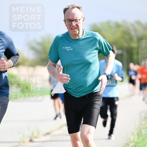 07.04.2024 - 43. Internationalen Wilhelmsburger Insellauf Dr. Thomas Lammeyer http://msf.ph/oto/6050573 07.04.2024 11:18:35 Laufen 27 meine-sportfotos.de