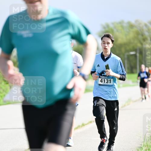 07.04.2024 - 43. Internationalen Wilhelmsburger Insellauf Dr. Thomas Lammeyer http://msf.ph/oto/6050576 07.04.2024 11:18:36 Laufen 4131 meine-sportfotos.de