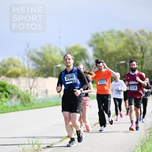 07.04.2024 - 43. Internationalen Wilhelmsburger Insellauf Dr. Thomas Lammeyer http://msf.ph/oto/6050618 07.04.2024 11:18:45 Laufen 2040, 2040, 2317, 2318 meine-sportfotos.de