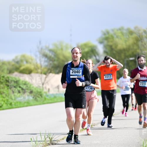07.04.2024 - 43. Internationalen Wilhelmsburger Insellauf Dr. Thomas Lammeyer http://msf.ph/oto/6050621 07.04.2024 11:18:45 Laufen 2040, 2040, 3738, 2317, 2318 meine-sportfotos.de
