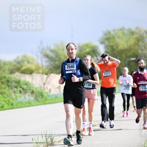 07.04.2024 - 43. Internationalen Wilhelmsburger Insellauf Dr. Thomas Lammeyer http://msf.ph/oto/6050622 07.04.2024 11:18:46 Laufen 2040, 2040, 8738, 2317, 2318 meine-sportfotos.de