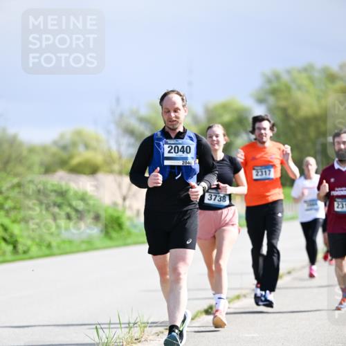 07.04.2024 - 43. Internationalen Wilhelmsburger Insellauf Dr. Thomas Lammeyer http://msf.ph/oto/6050624 07.04.2024 11:18:46 Laufen 2040, 2040, 3738, 2317, 231 meine-sportfotos.de