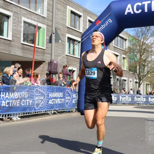 07.04.2024 - 43. Internationalen Wilhelmsburger Insellauf Strokosch-Dieckow http://msf.ph/oto/6050637 07.04.2024 11:17:00 Ziel 2368, 3688, 3829 meine-sportfotos.de