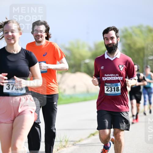 07.04.2024 - 43. Internationalen Wilhelmsburger Insellauf Dr. Thomas Lammeyer http://msf.ph/oto/6050644 07.04.2024 11:18:49 Laufen 373, 2318 meine-sportfotos.de