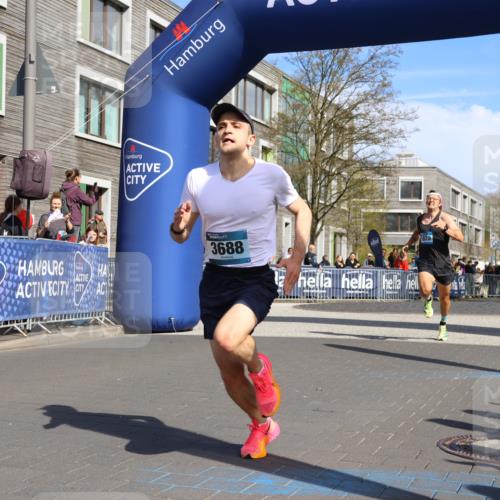 07.04.2024 - 43. Internationalen Wilhelmsburger Insellauf Strokosch-Dieckow http://msf.ph/oto/6050668 07.04.2024 11:16:59 Ziel 2368, 3688, 3829 meine-sportfotos.de