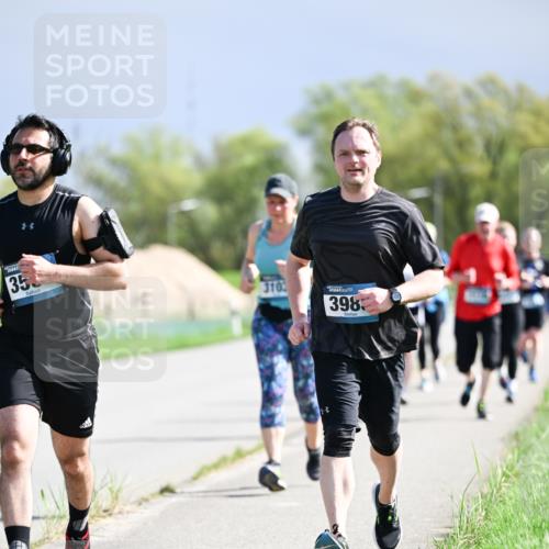 07.04.2024 - 43. Internationalen Wilhelmsburger Insellauf Dr. Thomas Lammeyer http://msf.ph/oto/6050672 07.04.2024 11:18:54 Laufen 35, 3100, 398 meine-sportfotos.de