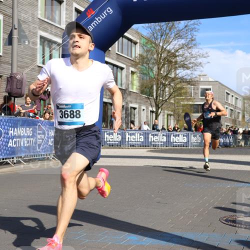07.04.2024 - 43. Internationalen Wilhelmsburger Insellauf Strokosch-Dieckow http://msf.ph/oto/6050674 07.04.2024 11:16:59 Ziel 2368, 3688, 3829 meine-sportfotos.de