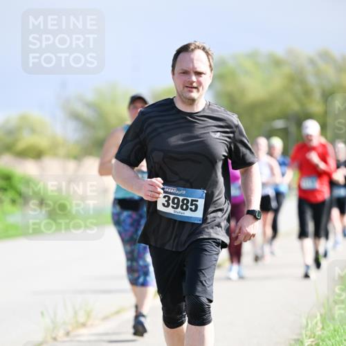 07.04.2024 - 43. Internationalen Wilhelmsburger Insellauf Dr. Thomas Lammeyer http://msf.ph/oto/6050679 07.04.2024 11:18:55 Laufen 3985 meine-sportfotos.de