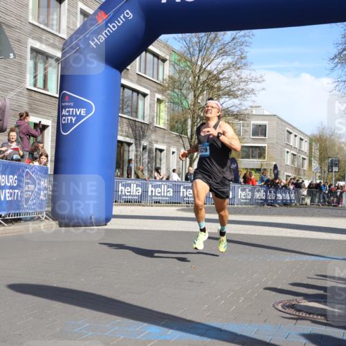 07.04.2024 - 43. Internationalen Wilhelmsburger Insellauf Strokosch-Dieckow http://msf.ph/oto/6050680 07.04.2024 11:17:00 Ziel 2368, 3688, 3829 meine-sportfotos.de