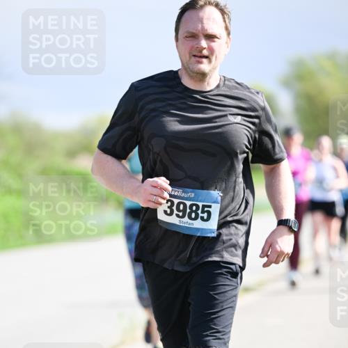 07.04.2024 - 43. Internationalen Wilhelmsburger Insellauf Dr. Thomas Lammeyer http://msf.ph/oto/6050686 07.04.2024 11:18:56 Laufen 3985 meine-sportfotos.de