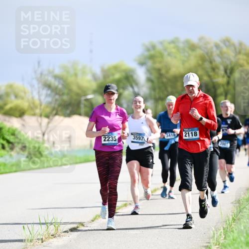 07.04.2024 - 43. Internationalen Wilhelmsburger Insellauf Dr. Thomas Lammeyer http://msf.ph/oto/6050692 07.04.2024 11:18:57 Laufen 2235, 3597, 3597, 3418, 2118, 2003 meine-sportfotos.de