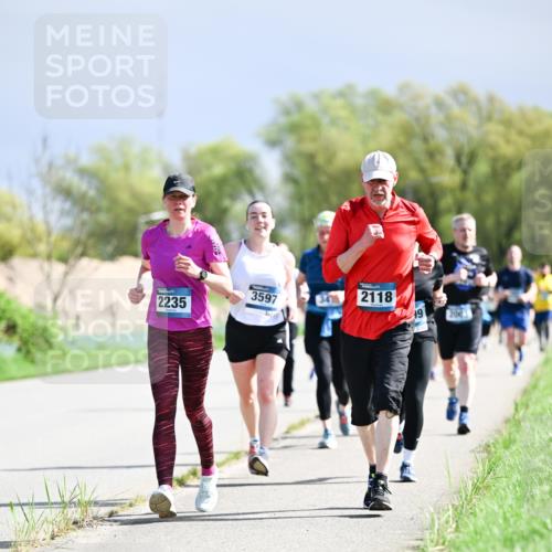 07.04.2024 - 43. Internationalen Wilhelmsburger Insellauf Dr. Thomas Lammeyer http://msf.ph/oto/6050694 07.04.2024 11:18:58 Laufen 2235, 3597, 2118, 19, 200 meine-sportfotos.de