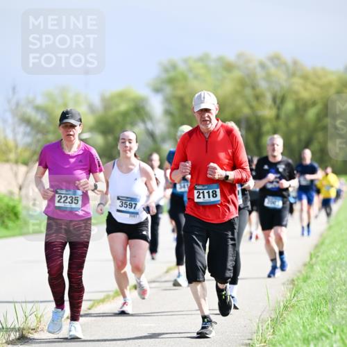 07.04.2024 - 43. Internationalen Wilhelmsburger Insellauf Dr. Thomas Lammeyer http://msf.ph/oto/6050697 07.04.2024 11:18:58 Laufen 2235, 3597, 3547, 2118 meine-sportfotos.de