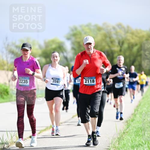 07.04.2024 - 43. Internationalen Wilhelmsburger Insellauf Dr. Thomas Lammeyer http://msf.ph/oto/6050698 07.04.2024 11:18:58 Laufen 3597, 2235, 2118 meine-sportfotos.de