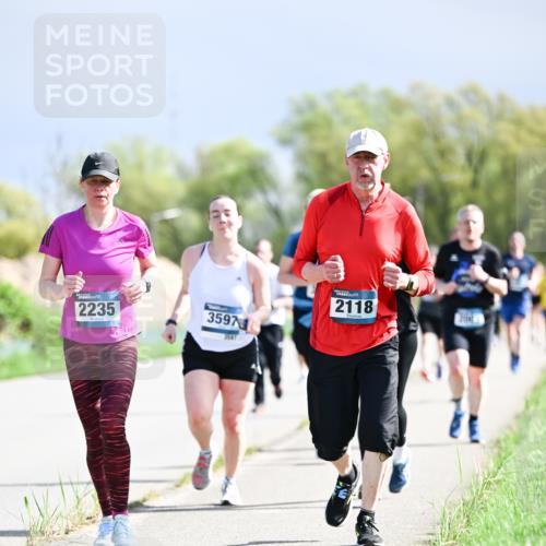 07.04.2024 - 43. Internationalen Wilhelmsburger Insellauf Dr. Thomas Lammeyer http://msf.ph/oto/6050700 07.04.2024 11:18:59 Laufen 2235, 3597, 3547, 2118 meine-sportfotos.de
