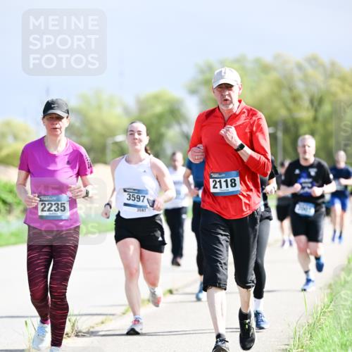 07.04.2024 - 43. Internationalen Wilhelmsburger Insellauf Dr. Thomas Lammeyer http://msf.ph/oto/6050703 07.04.2024 11:18:59 Laufen 2235, 3597, 3597, 2118 meine-sportfotos.de
