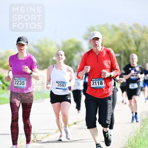 07.04.2024 - 43. Internationalen Wilhelmsburger Insellauf Dr. Thomas Lammeyer http://msf.ph/oto/6050704 07.04.2024 11:18:59 Laufen 2235, 3597, 3547, 2118 meine-sportfotos.de