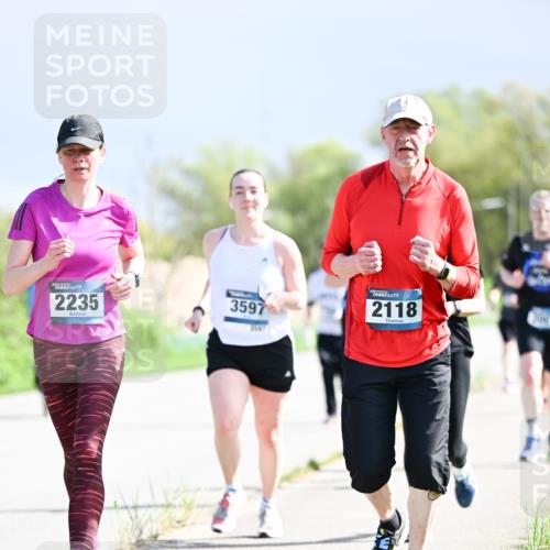 07.04.2024 - 43. Internationalen Wilhelmsburger Insellauf Dr. Thomas Lammeyer http://msf.ph/oto/6050707 07.04.2024 11:18:59 Laufen 2235, 3597, 3547, 2118 meine-sportfotos.de