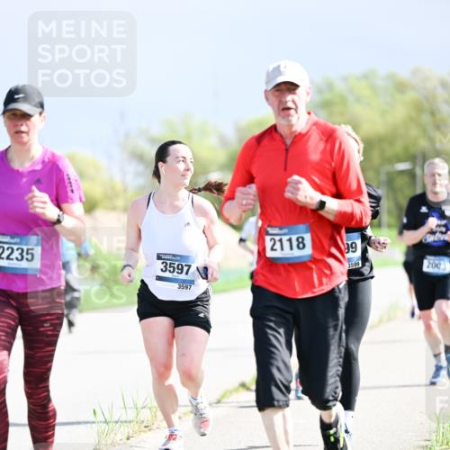 07.04.2024 - 43. Internationalen Wilhelmsburger Insellauf Dr. Thomas Lammeyer http://msf.ph/oto/6050708 07.04.2024 11:19:00 Laufen 2235, 3597, 3597, 2118, 99, 3599, 2003 meine-sportfotos.de