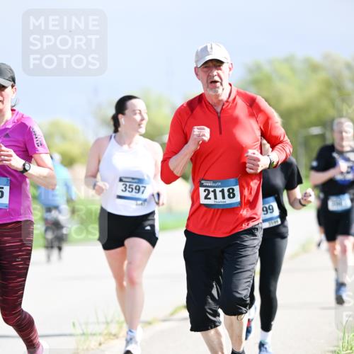 07.04.2024 - 43. Internationalen Wilhelmsburger Insellauf Dr. Thomas Lammeyer http://msf.ph/oto/6050709 07.04.2024 11:19:00 Laufen 3597, 2118, 99, 35100 meine-sportfotos.de