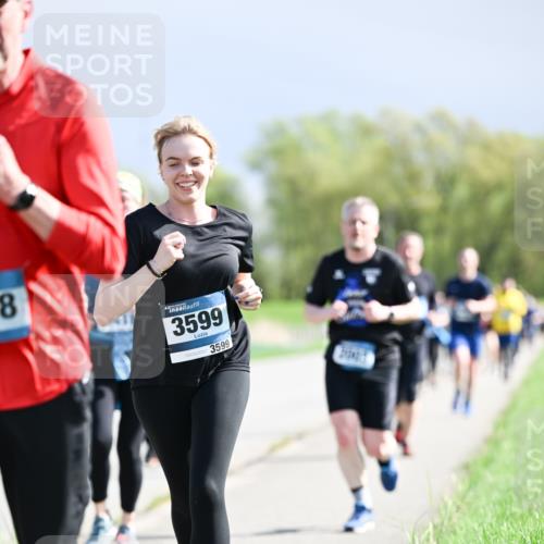 07.04.2024 - 43. Internationalen Wilhelmsburger Insellauf Dr. Thomas Lammeyer http://msf.ph/oto/6050714 07.04.2024 11:19:01 Laufen 8, 3599, 3599 meine-sportfotos.de