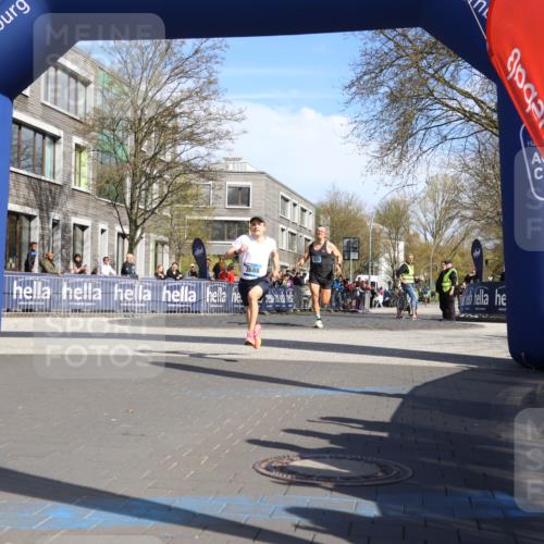 07.04.2024 - 43. Internationalen Wilhelmsburger Insellauf Strokosch-Dieckow http://msf.ph/oto/6050715 07.04.2024 11:16:58 Ziel 2368, 3688, 3829 meine-sportfotos.de