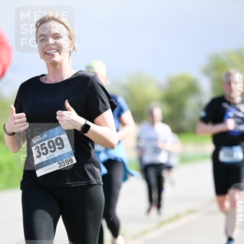 07.04.2024 - 43. Internationalen Wilhelmsburger Insellauf Dr. Thomas Lammeyer http://msf.ph/oto/6050720 07.04.2024 11:19:02 Laufen 3599, 3599 meine-sportfotos.de