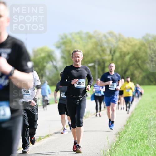07.04.2024 - 43. Internationalen Wilhelmsburger Insellauf Dr. Thomas Lammeyer http://msf.ph/oto/6050733 07.04.2024 11:19:05 Laufen 8899, 3852 meine-sportfotos.de
