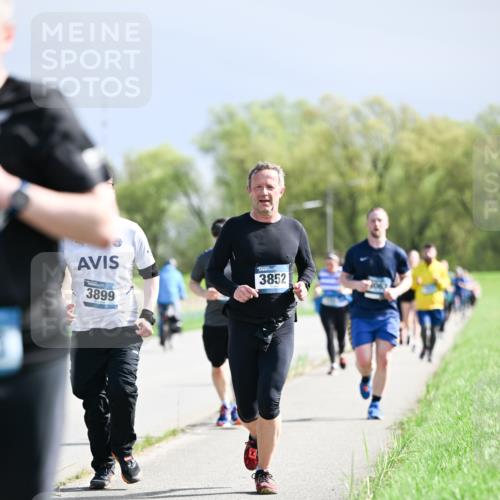07.04.2024 - 43. Internationalen Wilhelmsburger Insellauf Dr. Thomas Lammeyer http://msf.ph/oto/6050734 07.04.2024 11:19:05 Laufen 3899, 3852 meine-sportfotos.de