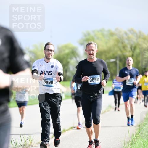 07.04.2024 - 43. Internationalen Wilhelmsburger Insellauf Dr. Thomas Lammeyer http://msf.ph/oto/6050737 07.04.2024 11:19:05 Laufen 3899, 3852 meine-sportfotos.de