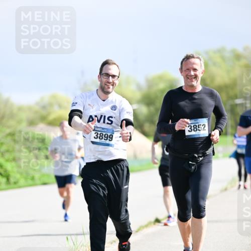 07.04.2024 - 43. Internationalen Wilhelmsburger Insellauf Dr. Thomas Lammeyer http://msf.ph/oto/6050742 07.04.2024 11:19:06 Laufen 3899, 3852 meine-sportfotos.de