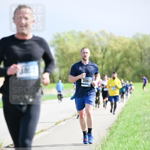07.04.2024 - 43. Internationalen Wilhelmsburger Insellauf Dr. Thomas Lammeyer http://msf.ph/oto/6050748 07.04.2024 11:19:08 Laufen 3857, 3063, 3067 meine-sportfotos.de