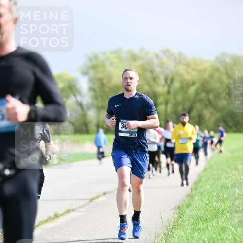 07.04.2024 - 43. Internationalen Wilhelmsburger Insellauf Dr. Thomas Lammeyer http://msf.ph/oto/6050751 07.04.2024 11:19:08 Laufen 30, 3063 meine-sportfotos.de