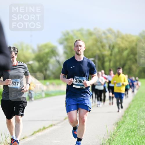 07.04.2024 - 43. Internationalen Wilhelmsburger Insellauf Dr. Thomas Lammeyer http://msf.ph/oto/6050756 07.04.2024 11:19:08 Laufen 2537, 3062, 3063 meine-sportfotos.de