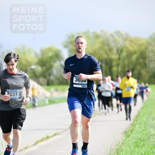 07.04.2024 - 43. Internationalen Wilhelmsburger Insellauf Dr. Thomas Lammeyer http://msf.ph/oto/6050757 07.04.2024 11:19:09 Laufen 2537, 30, 3063 meine-sportfotos.de