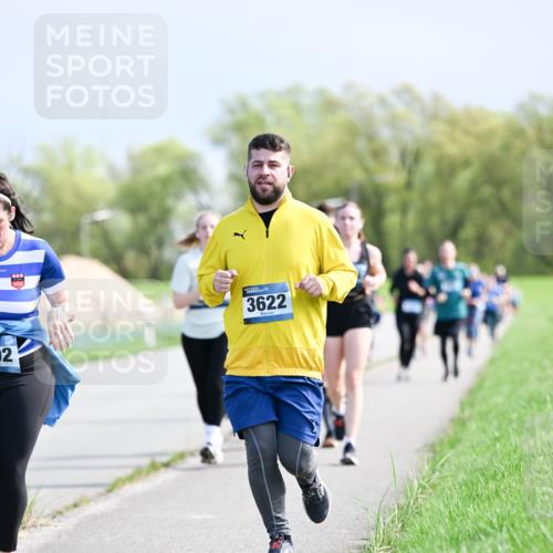 07.04.2024 - 43. Internationalen Wilhelmsburger Insellauf Dr. Thomas Lammeyer http://msf.ph/oto/6050777 07.04.2024 11:19:15 Laufen 02, 3622 meine-sportfotos.de