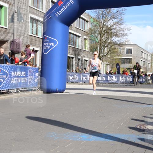 07.04.2024 - 43. Internationalen Wilhelmsburger Insellauf Strokosch-Dieckow http://msf.ph/oto/6050798 07.04.2024 11:16:55 Ziel 2368, 3688, 3829 meine-sportfotos.de