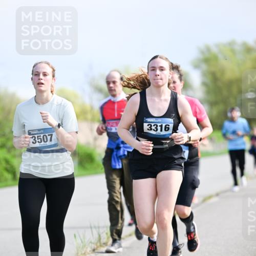 07.04.2024 - 43. Internationalen Wilhelmsburger Insellauf Dr. Thomas Lammeyer http://msf.ph/oto/6050801 07.04.2024 11:19:19 Laufen 3507, 3316 meine-sportfotos.de