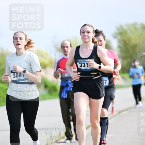 07.04.2024 - 43. Internationalen Wilhelmsburger Insellauf Dr. Thomas Lammeyer http://msf.ph/oto/6050802 07.04.2024 11:19:19 Laufen 350, 331, 7 meine-sportfotos.de