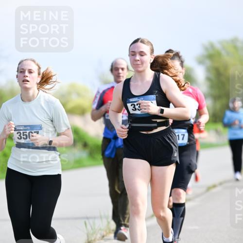 07.04.2024 - 43. Internationalen Wilhelmsburger Insellauf Dr. Thomas Lammeyer http://msf.ph/oto/6050803 07.04.2024 11:19:20 Laufen 350, 33, 17 meine-sportfotos.de